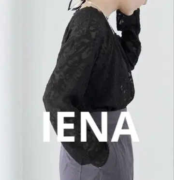 IENA 이에나 컷 자카드 크루넥 블라우스
