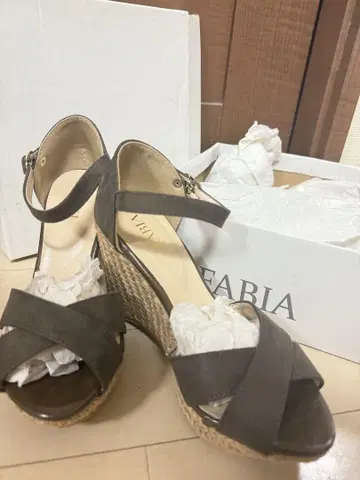 FABIA 파비아 샌들