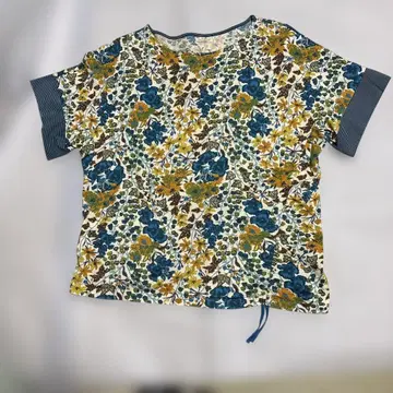 새상품급 CORDIER 꽃무늬 반팔 티셔츠 XL 코르디아