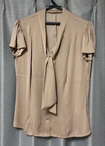 Heart closet 프릴 보타이 블라우스 L 베이지