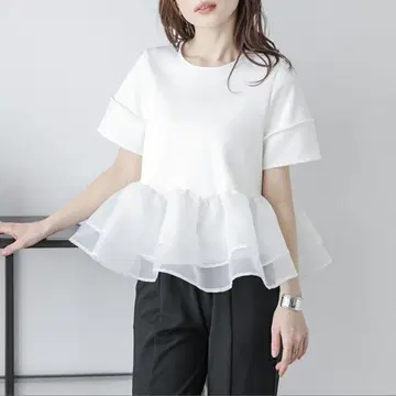 La-gemme 라지엠 시어 프릴 티어드 페플럼 도킹 탑