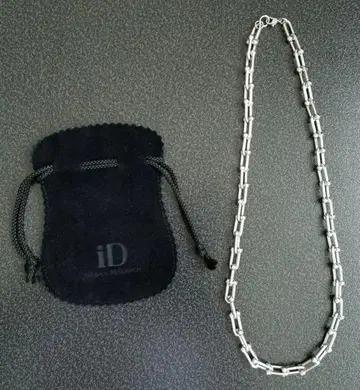 어반 리서치 iD 목걸이
