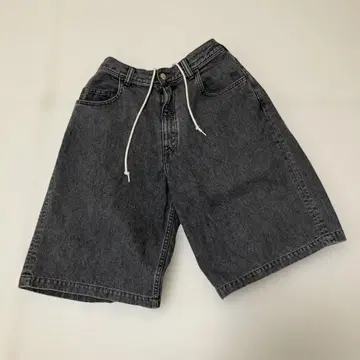 쿠티/5 포켓 배기 데님 이지 쇼츠
