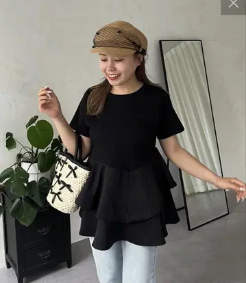 프로즈 베일 아지메 프릴 도킹 페플럼 티셔츠