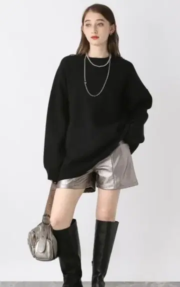 새상품 JEANASIS 가죽 느낌의 숏 팬츠