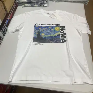 유니클로 MOMA 2025 티셔츠 새상품 화이트 3XL