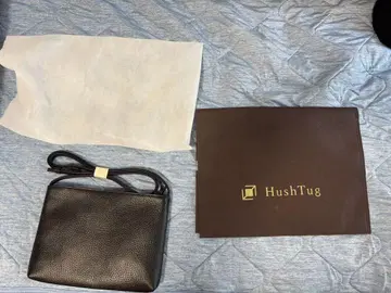 HushTug 블랙 가죽 숄더백