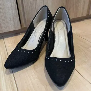 스터드가 달린 블랙 하이힐 펌프스 M 사이즈