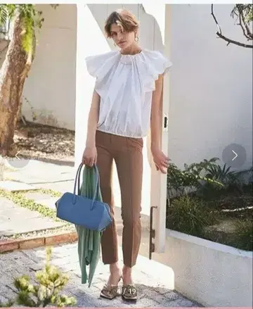 개더 볼륨 벌룬 실루엣 블라우스
