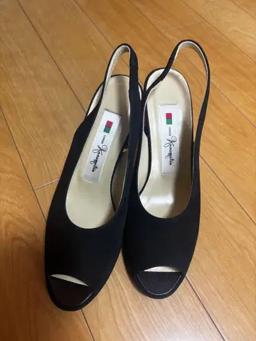 긴자 카네마츠 블랙 오픈토 샌들 23cm 힐