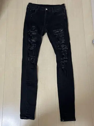 mnml 블랙 데미지 스키니 데님