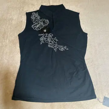 미사용 새상품 택 포함 sunauna 슬리브리스 스팽글 size38