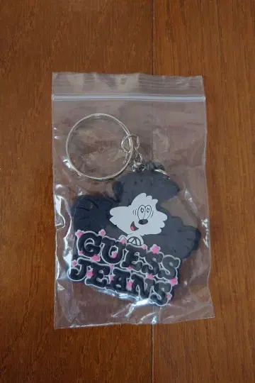 GUESS JEANS VERDY 키링