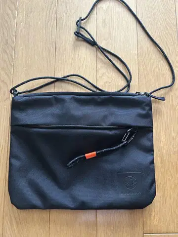 MAMMUT 숄더백 블랙