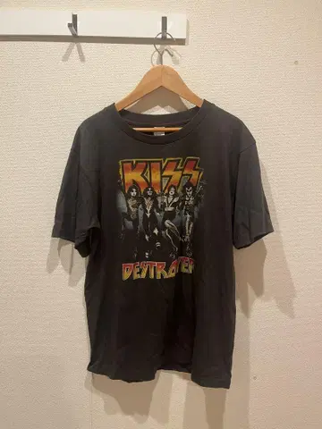 kiss 구제 의류 티셔츠