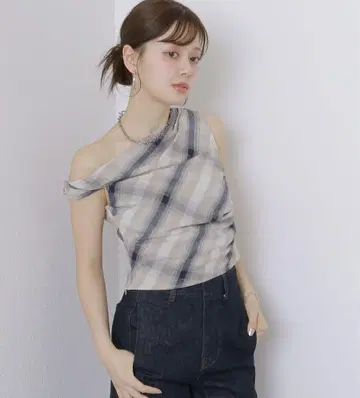 LAULEN 면 린넨 체크 무늬 비대칭 슬리브리스 상의