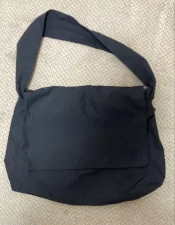 ETRE TOKYO 워터 리페어 숄더백 Black