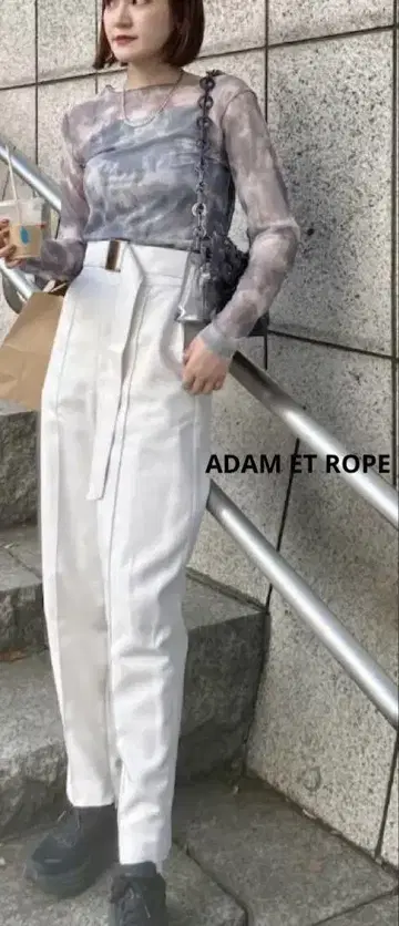 ADAM ET ROPE 사이드 지퍼 코쿤 팬츠 하이 웨스트 벨트 화이트