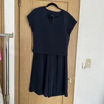 어반 리서치 네이비 V넥 셋업