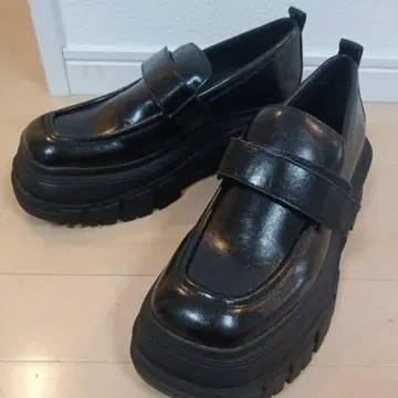 자라 통굽 블랙 로퍼 39