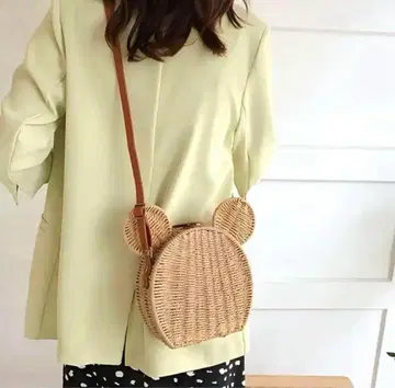 귀가 달린 라탄 백 귀여운 세련된 숄더백 개성 캐주얼 새상품