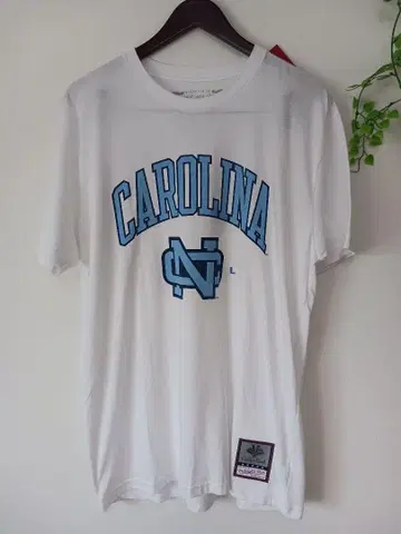 새상품 Mitchell&Ness NCAA 칼리지 반팔 티셔츠 L 남성용