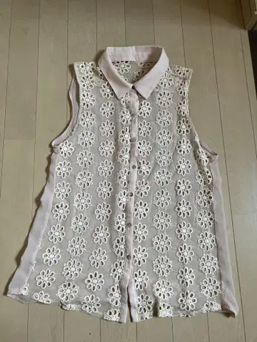 레이스 슬리브리스 셔츠 플라워 자수