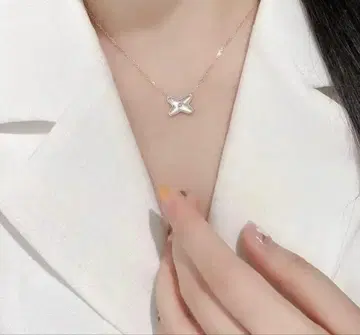 X 로고 목걸이 쉘 모양 목걸이
