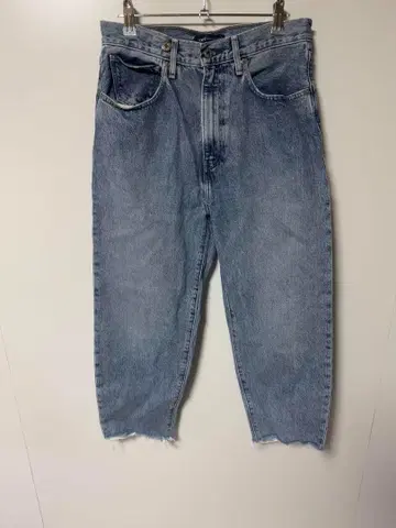 LEVI'S MADE&CRAFTED 라이트 블루 스트레이트 데님