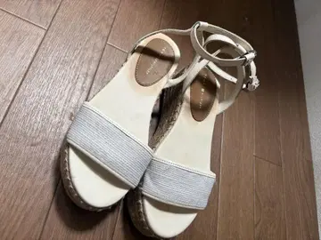 2회 사용 화이트 에스파드리유 샌들