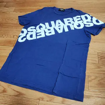 Dsquared2 로고 프린트 티셔츠 S 사이즈