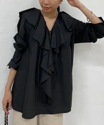 프릴 칼라 셔츠 블랙