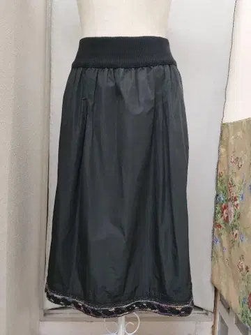 M&KYOKO 사토 섬유 블랙 스커트