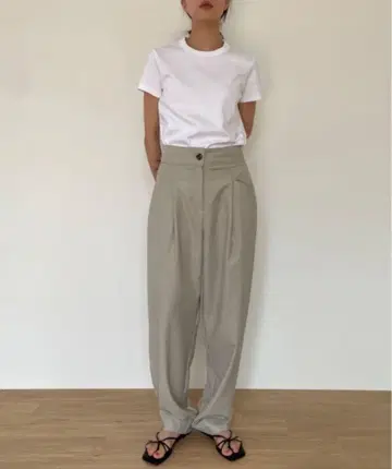 Didot.showroom 턱 포켓 슬랙스