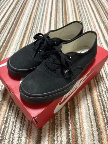 Vans 블랙 스니커즈 오센틱