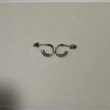 앰부쉬 NAMEPLATE EARRINGS (귀걸이)