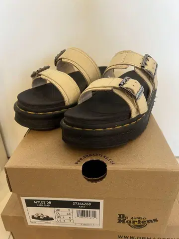 Dr. Martens MYLES 마틴 샌들