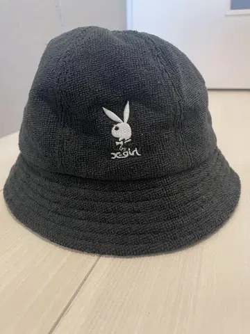 토끼 자수 버킷 햇 블랙