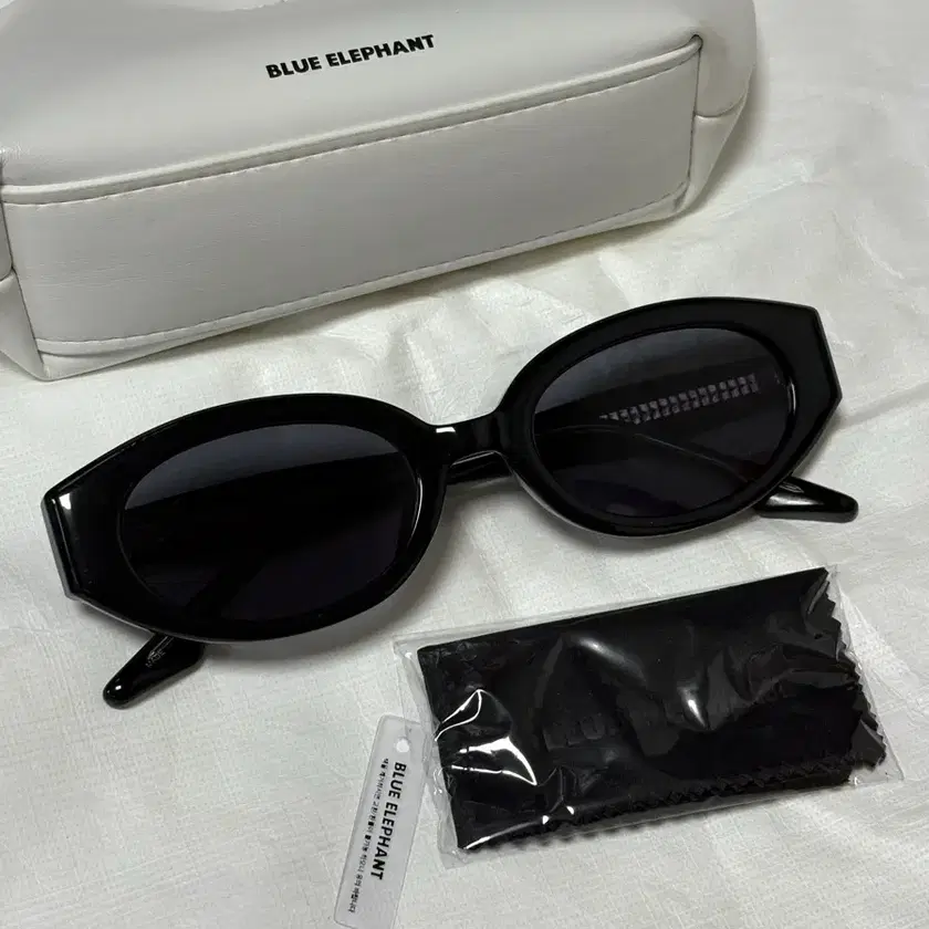 BLUE ELEPHANT サングラス　RAFFIA black BLUE ELEPHANT Raffia Sunglasses Black – HYPNOTISE