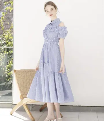 And Couture 스트라이프 오프숄더 프릴 원피스
