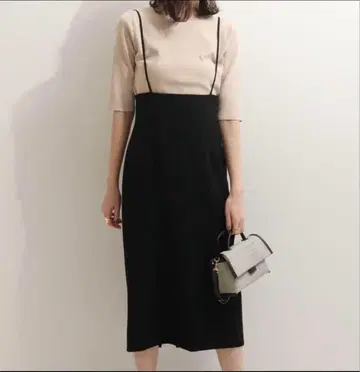 NOBLE 숄더 스트랩 살로펫 스커트