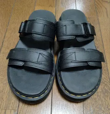 Dr.martens 샌들