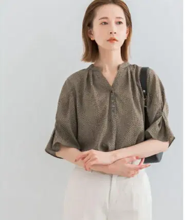 워셔블 도트 블라우스