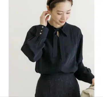 2WAY 보타이 블라우스 네이비