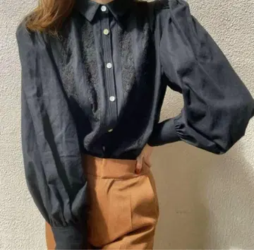 LACE DOCKING GATHER BLOUSE 블랙