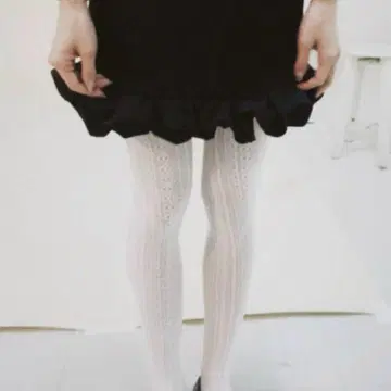 Bibiy 블랙 프릴 미니 스커트
