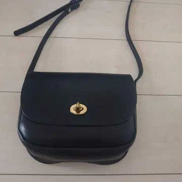 미미베리 블랙 플랩 숄더백