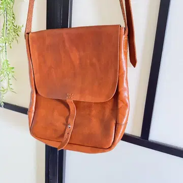 브라운 가죽 숄더백