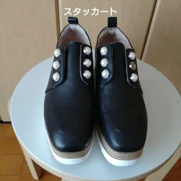 스타크 블랙 펄 장식 스택 컷 신발