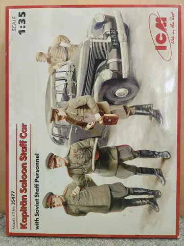 1/35 스케일 ICM 소련군 카피탄 스태프 카 피규어 포함
